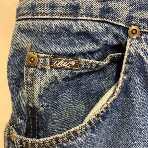 Chic Vintage 90s High Waisted Medium Wash Mom Jeans Size 20 - Picture 5 of 15